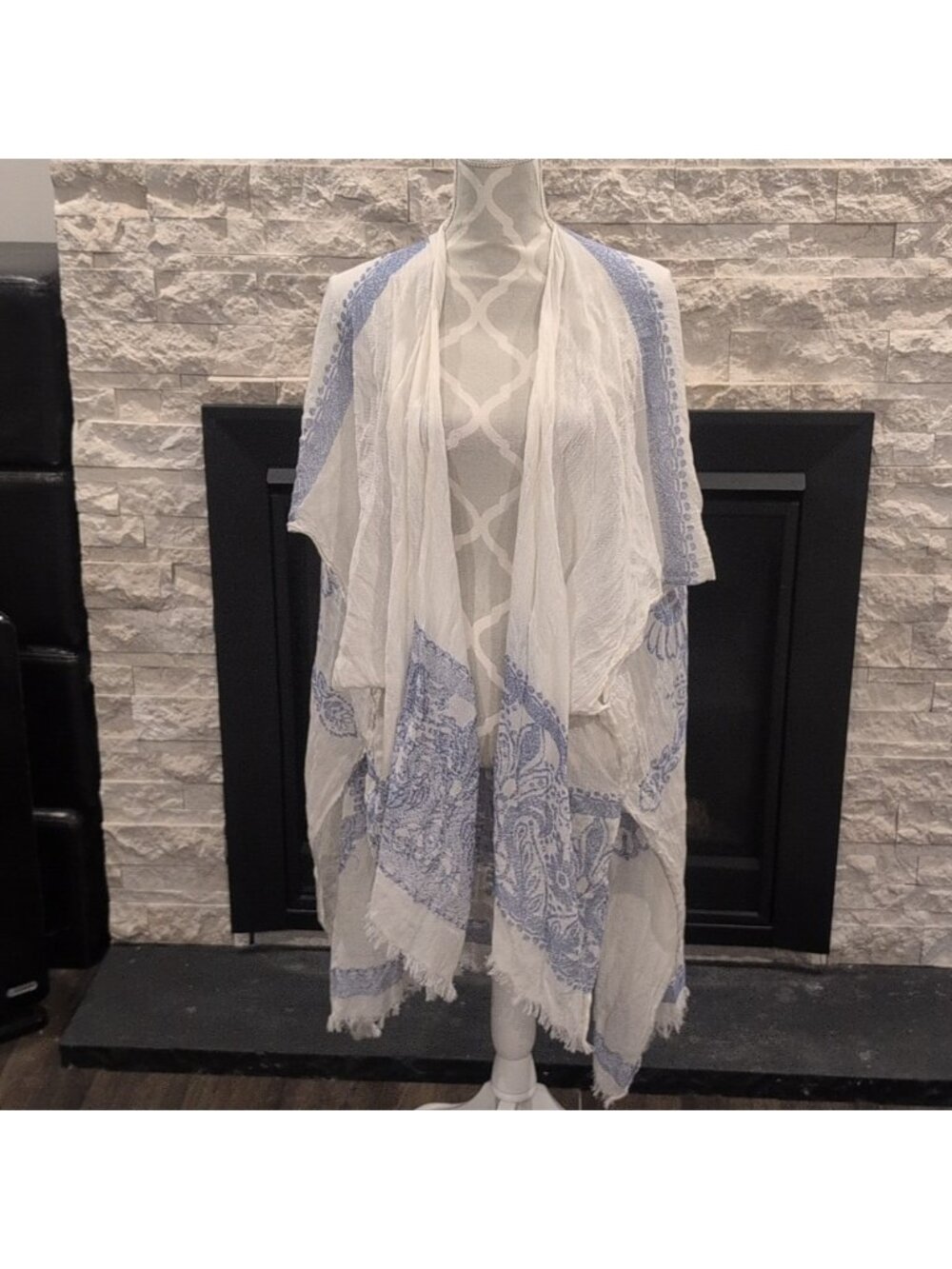 American Eagle White And Blue Porcelain Type Pattern Poncho Shawl